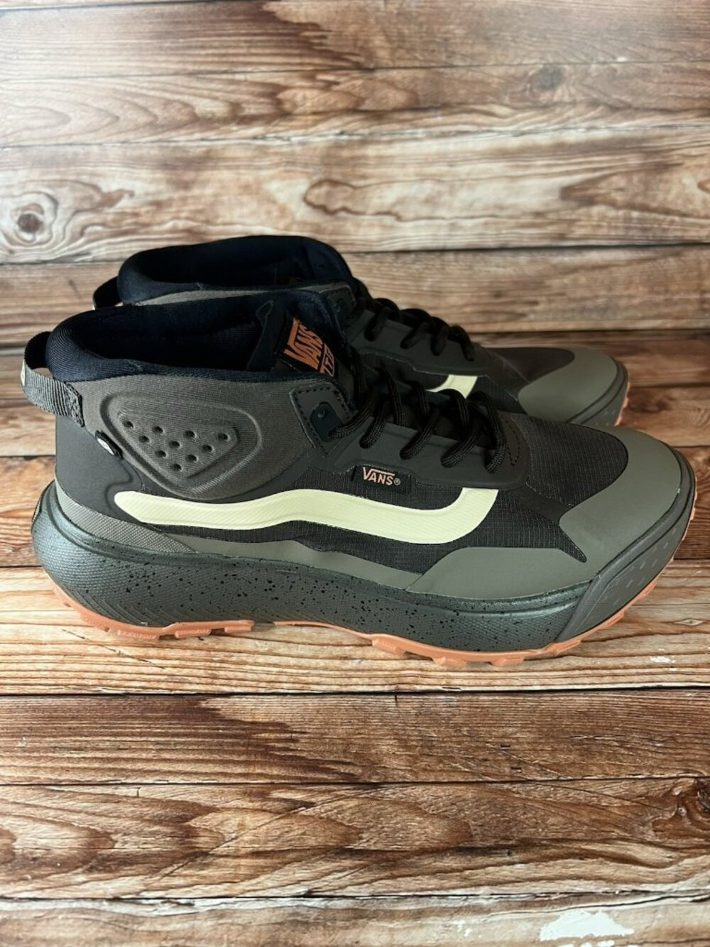 VANS MTE Crosspath Mid Shoes Brown Speckled Men Size 7.5 Women 9 New Athletic
